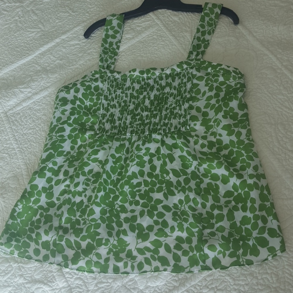 Runched front kiwi green print blouse